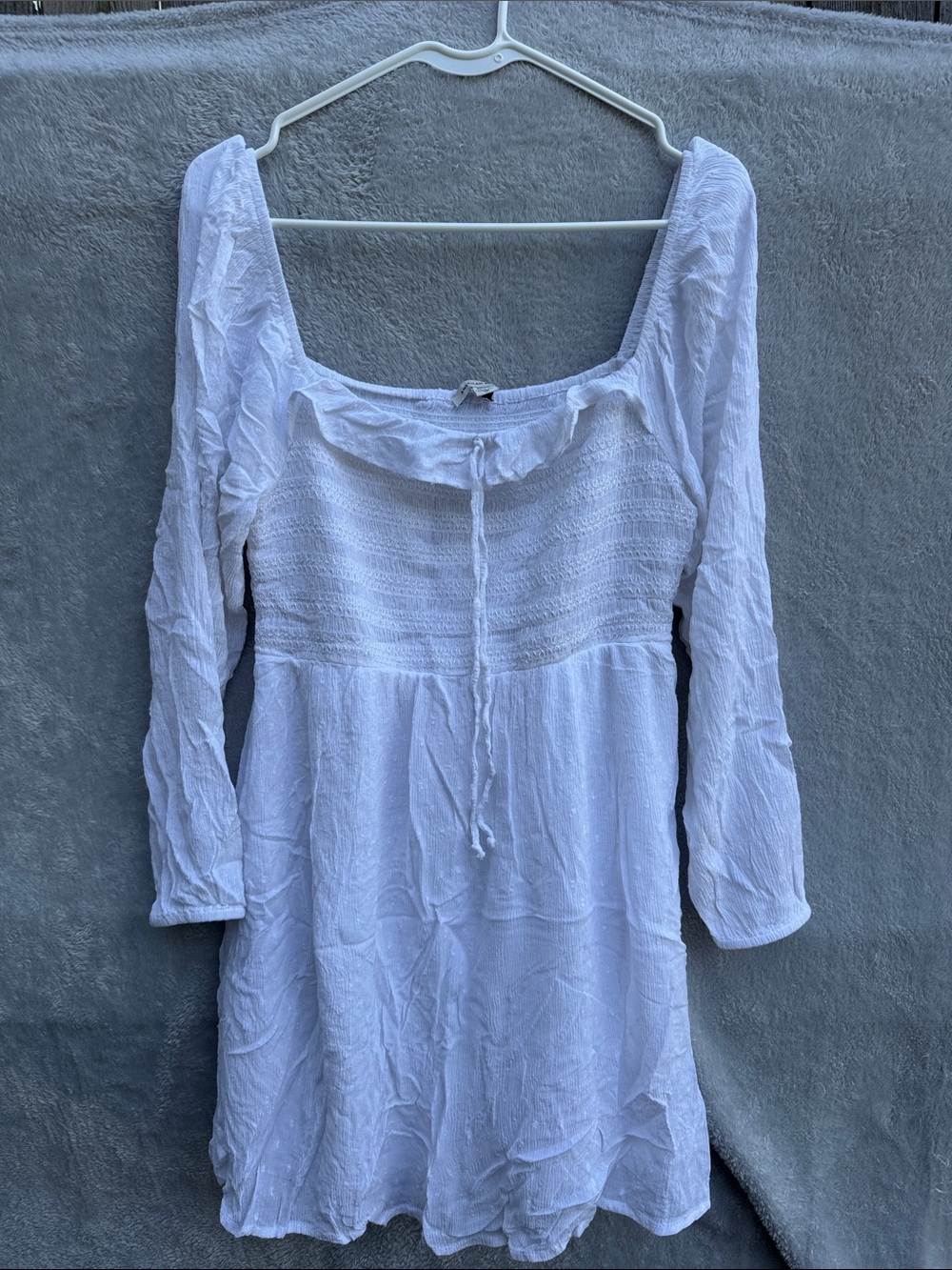 White smocked  dress American Eagle size Medium